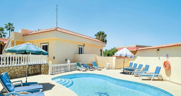 6 bedroom villa in tenerife to rent | private heated pool